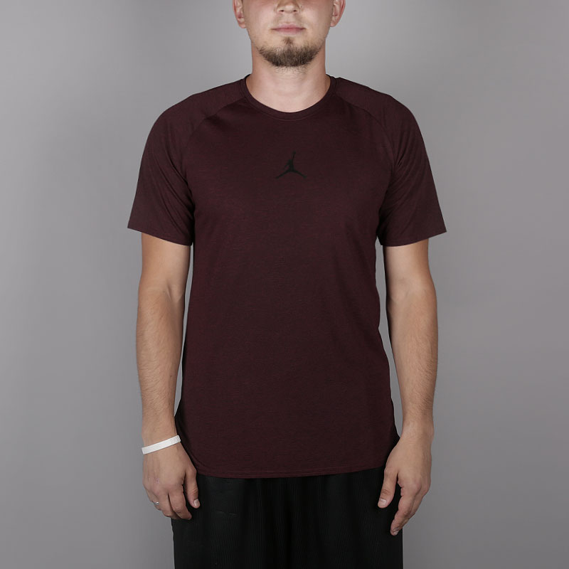 мужская бордовая футболка Jordan 23 Tech Cool Men's Short-Sleeve Training Top 889703-687 - цена, описание, фото 1